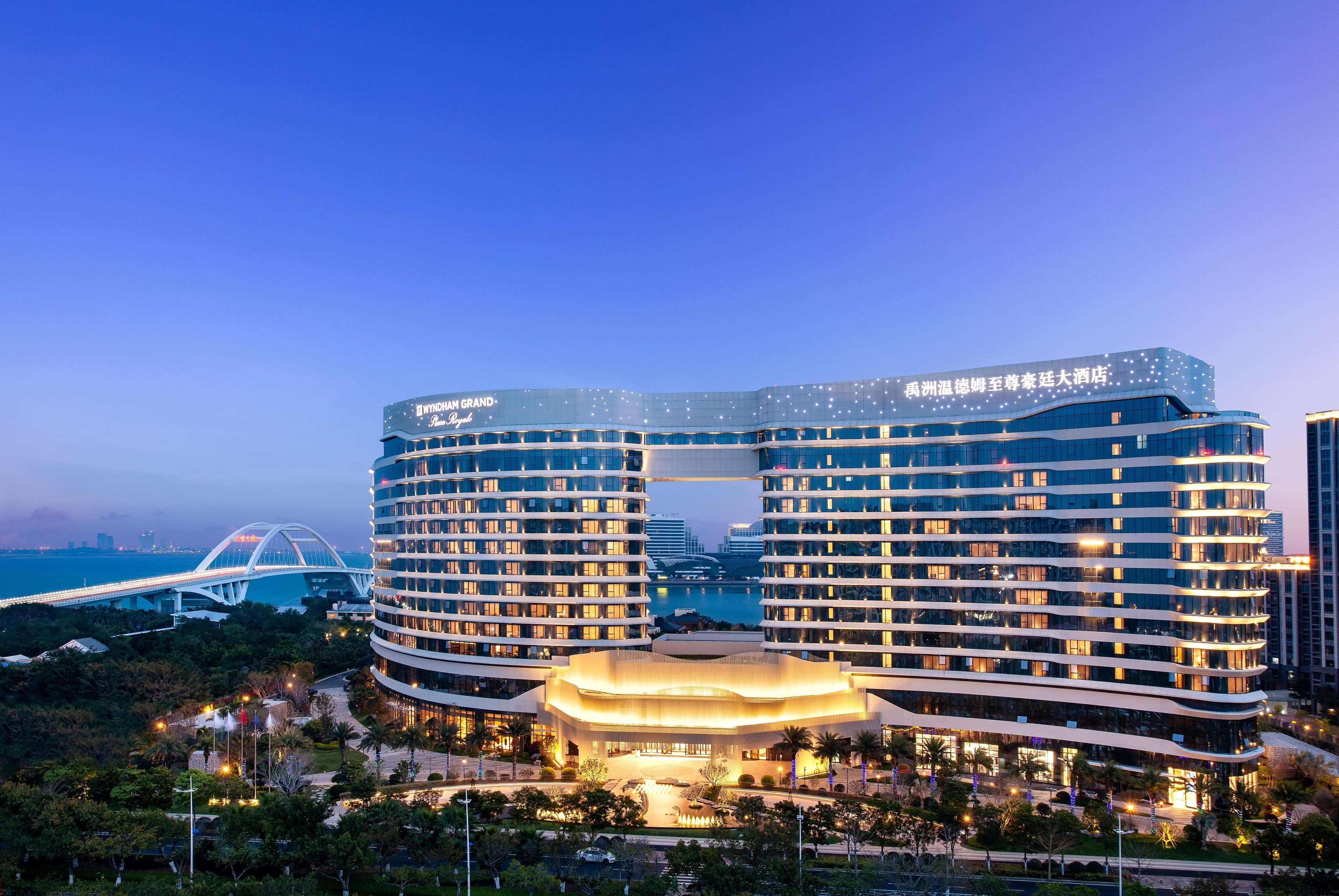 Hotel WYNDHAM GRAND Plaza Royale Yuzhou Xiamen Esterno foto